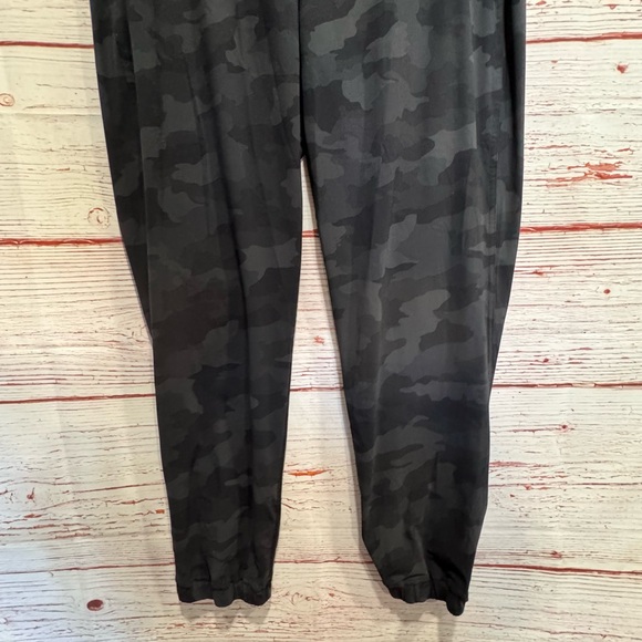 Lululemon Adapted State Jogger 28" in Heritage 365 Camo Deep Coal Multi Sz 10 - Picture 6 of 15